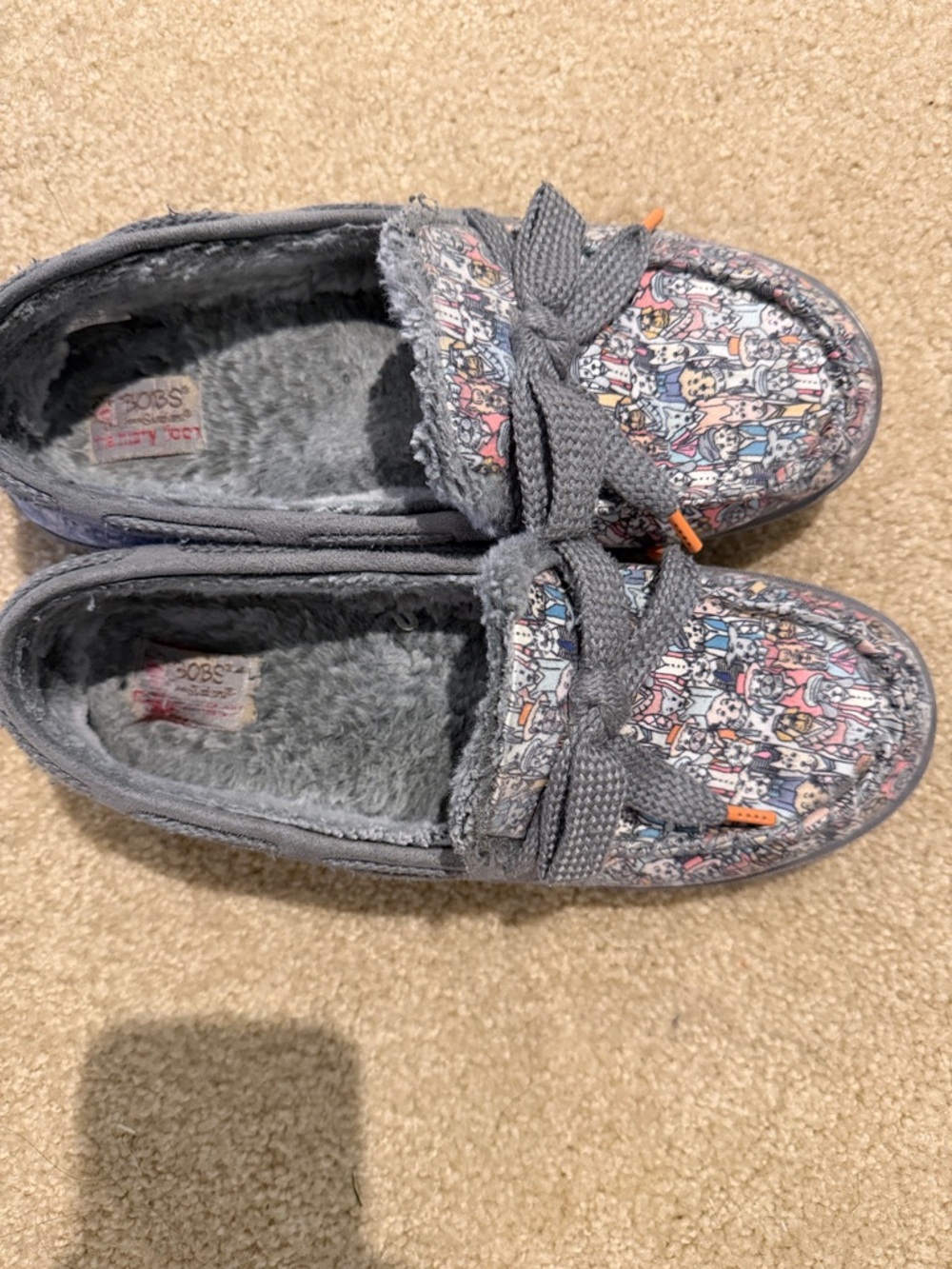 Skechers BOBS Cozy Gray Fuzzy Lined Slip-On Slippers with Cute dog Print